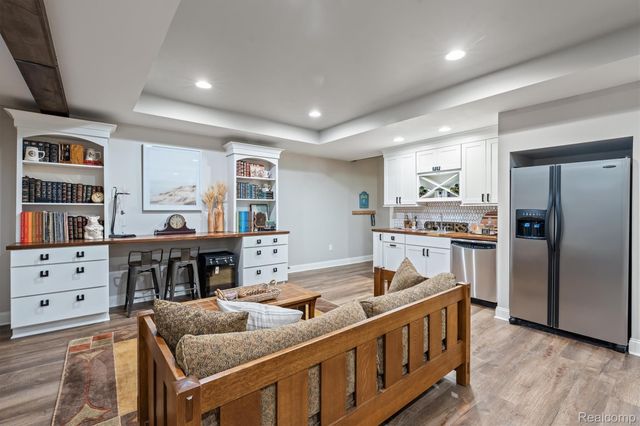 8473 Deerwood Road, Independence Charter Township, MI 48348