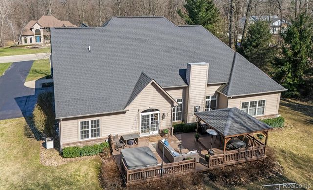 8473 Deerwood Road, Independence Charter Township, MI 48348