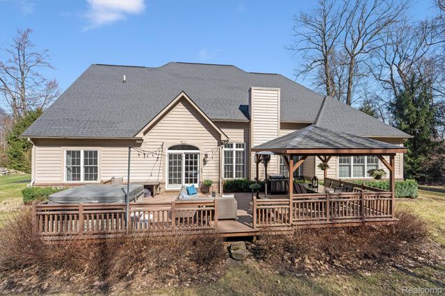 8473 Deerwood Road, Independence Charter Township, MI 48348
