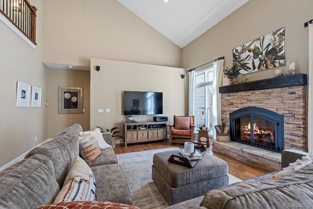 8473 Deerwood Road, Independence Charter Township, MI 48348