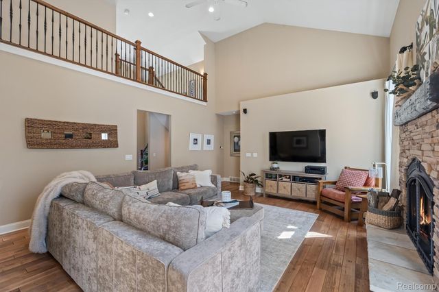 8473 Deerwood Road, Independence Charter Township, MI 48348