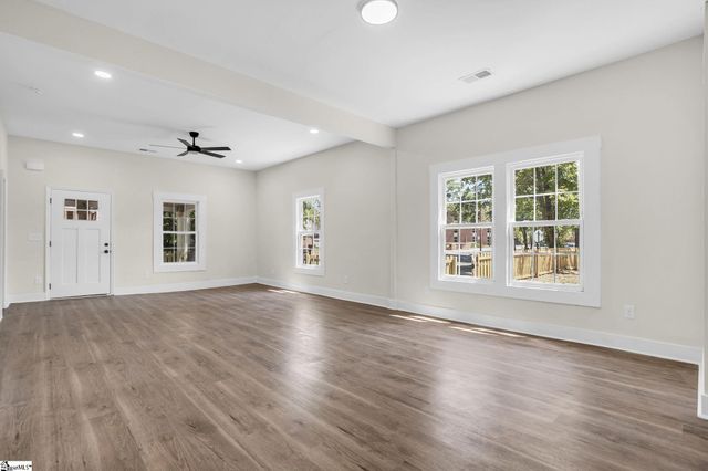 1 9th Street, Greenville, SC 29611