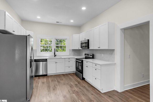 1 9th Street, Greenville, SC 29611