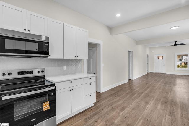1 9th Street, Greenville, SC 29611