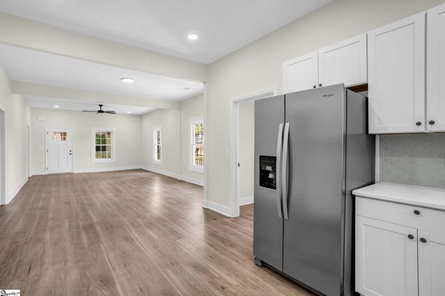 1 9th Street, Greenville, SC 29611