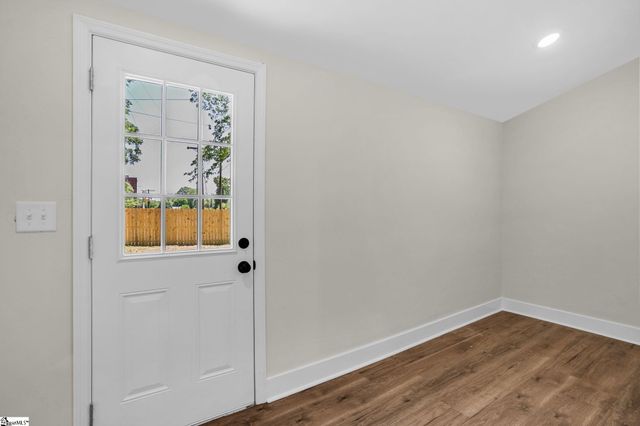 1 9th Street, Greenville, SC 29611