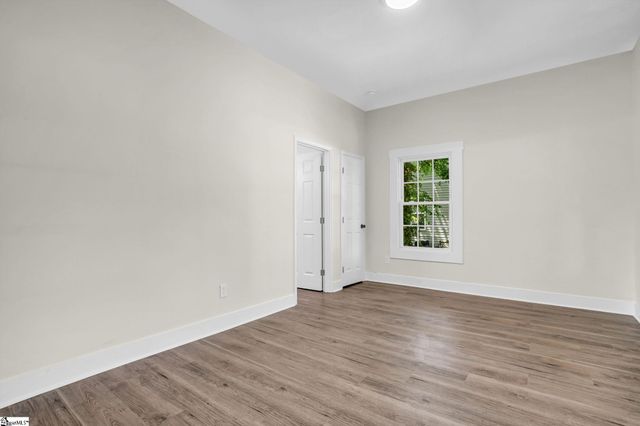 1 9th Street, Greenville, SC 29611