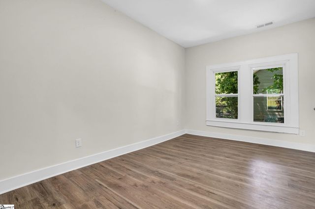 1 9th Street, Greenville, SC 29611