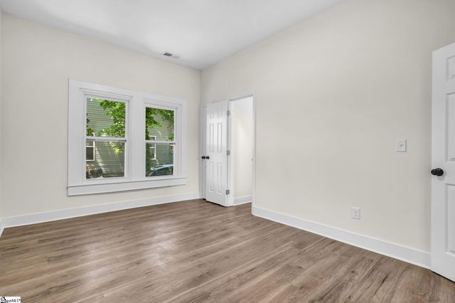 1 9th Street, Greenville, SC 29611
