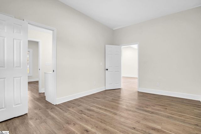 1 9th Street, Greenville, SC 29611