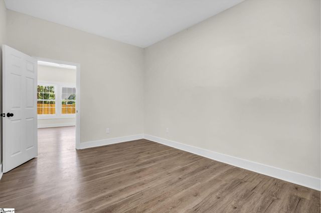 1 9th Street, Greenville, SC 29611