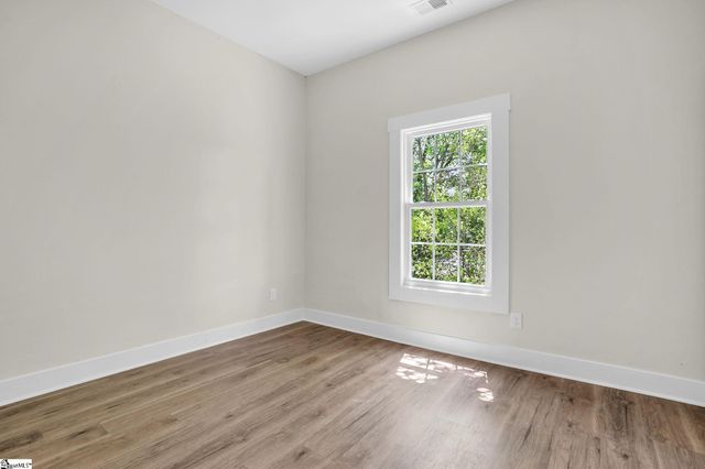1 9th Street, Greenville, SC 29611