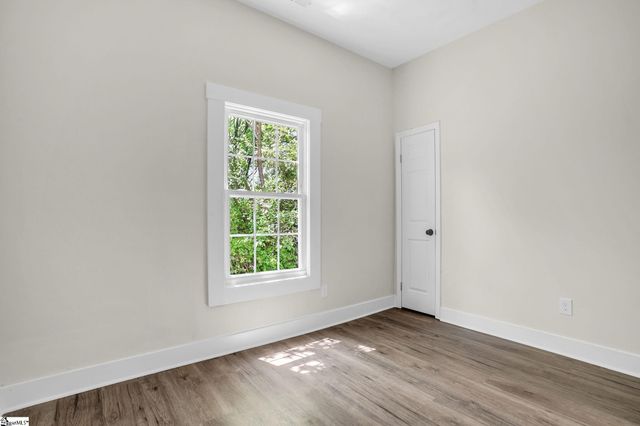 1 9th Street, Greenville, SC 29611