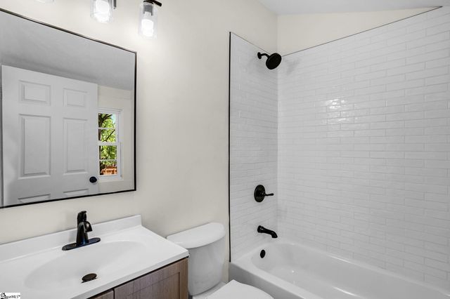 1 9th Street, Greenville, SC 29611