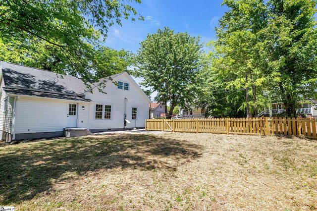 1 9th Street, Greenville, SC 29611