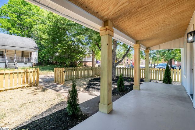 1 9th Street, Greenville, SC 29611