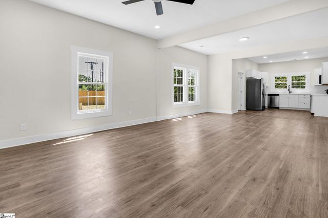 1 9th Street, Greenville, SC 29611