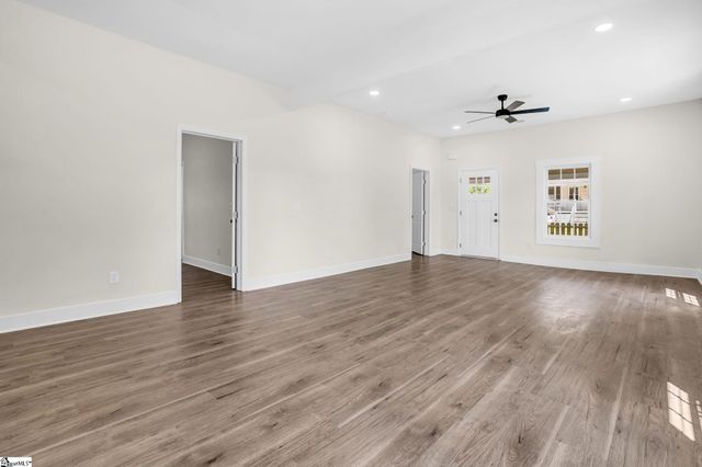 1 9th Street, Greenville, SC 29611