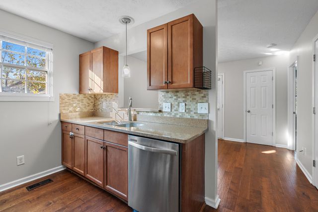 809 N DuPont Ave, Madison, TN 37115