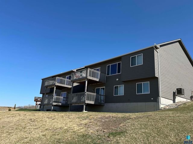 1320 N Archer Dr Drive, Sioux Falls, SD 57103