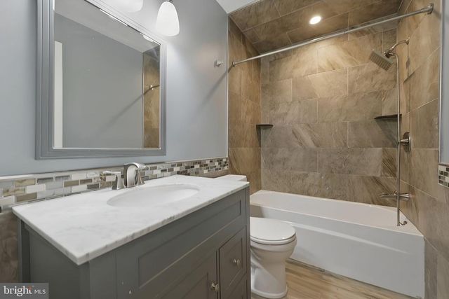 302 WINDSOR LN, Marlton, NJ 08053