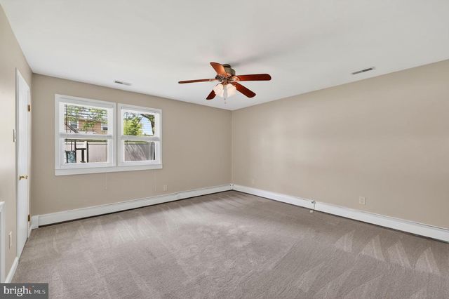 302 WINDSOR LN, Marlton, NJ 08053