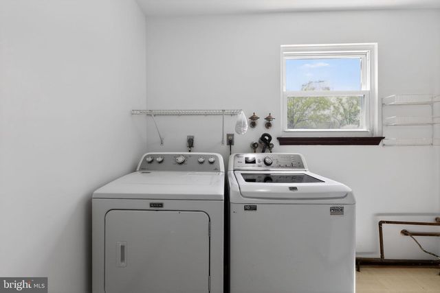 302 WINDSOR LN, Marlton, NJ 08053