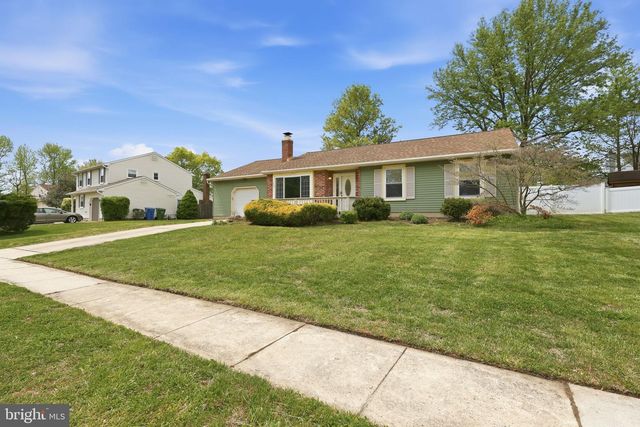 302 WINDSOR LN, Marlton, NJ 08053