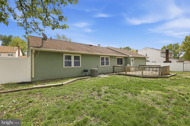 302 WINDSOR LN, Marlton, NJ 08053