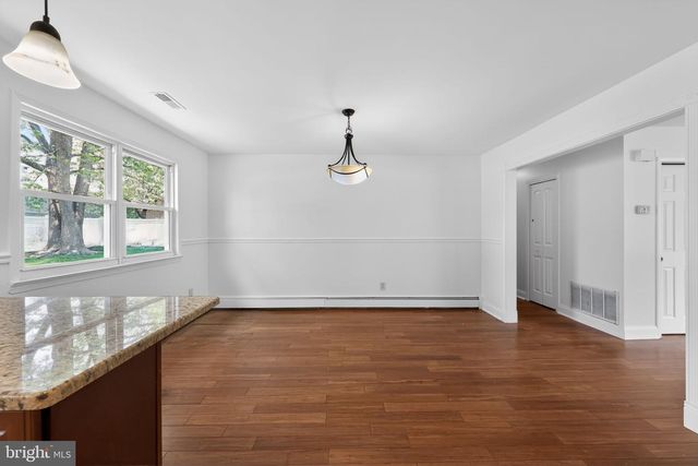 302 WINDSOR LN, Marlton, NJ 08053