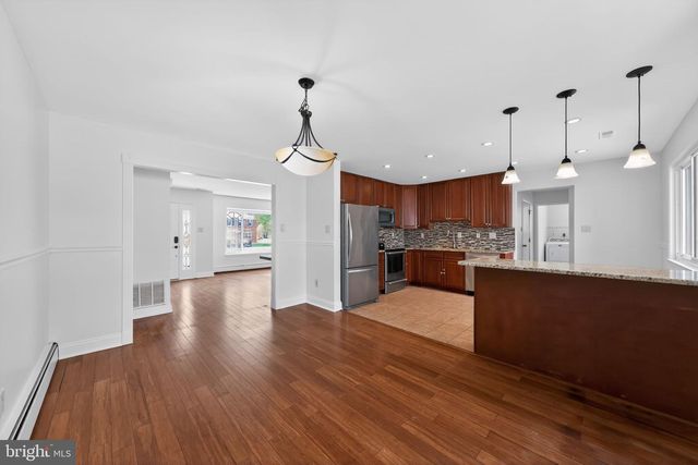 302 WINDSOR LN, Marlton, NJ 08053