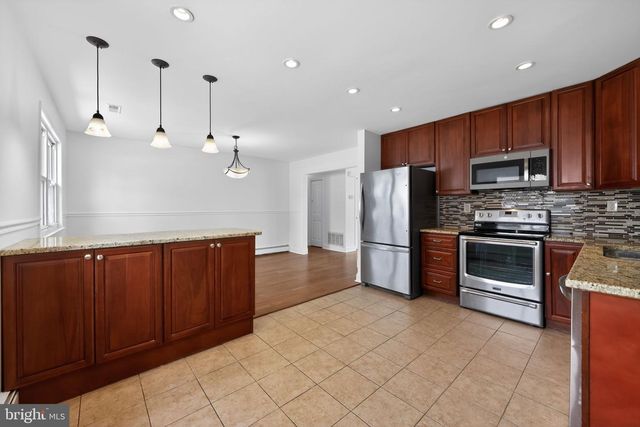 302 WINDSOR LN, Marlton, NJ 08053