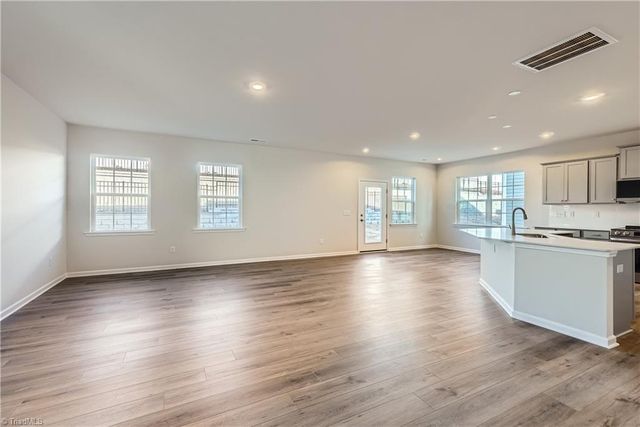 5242 Amaryllis Way, Winston-salem, NC 27104