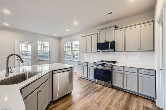 5242 Amaryllis Way, Winston-salem, NC 27104