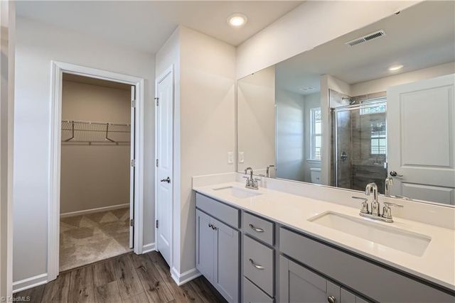5242 Amaryllis Way, Winston-salem, NC 27104