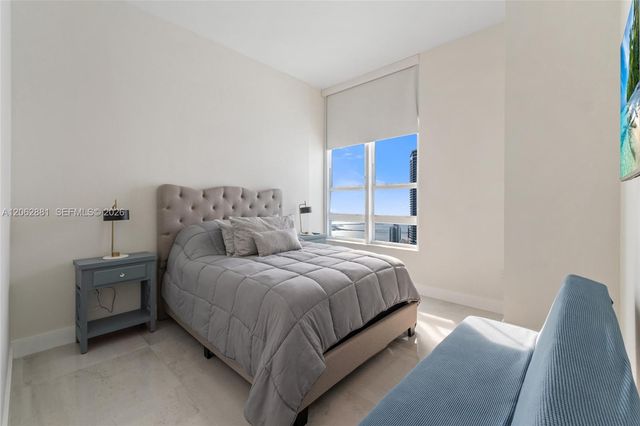 950 Brickell Bay Dr 5507, Miami, FL 33131
