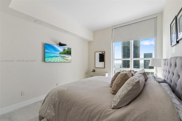 950 Brickell Bay Dr 5507, Miami, FL 33131