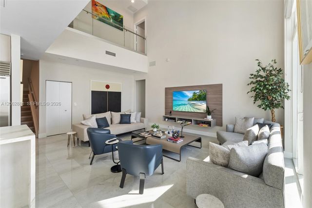 950 Brickell Bay Dr 5507, Miami, FL 33131