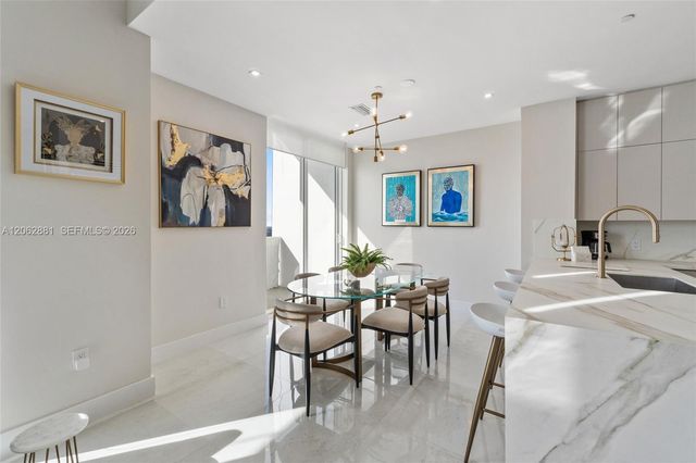 950 Brickell Bay Dr 5507, Miami, FL 33131