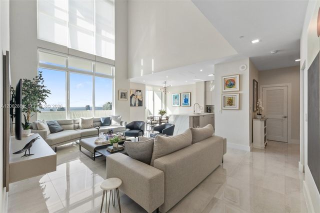 950 Brickell Bay Dr 5507, Miami, FL 33131