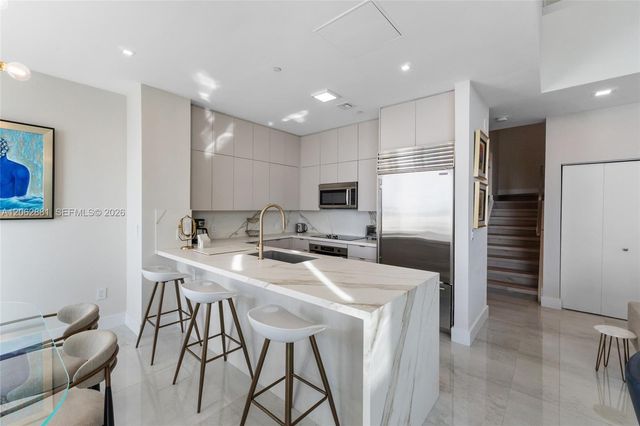 950 Brickell Bay Dr 5507, Miami, FL 33131