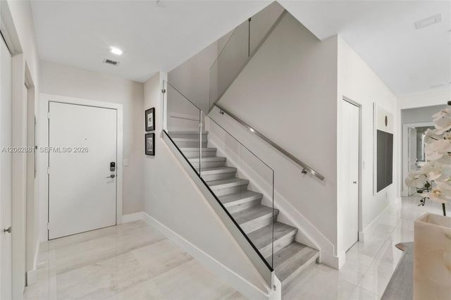 950 Brickell Bay Dr 5507, Miami, FL 33131
