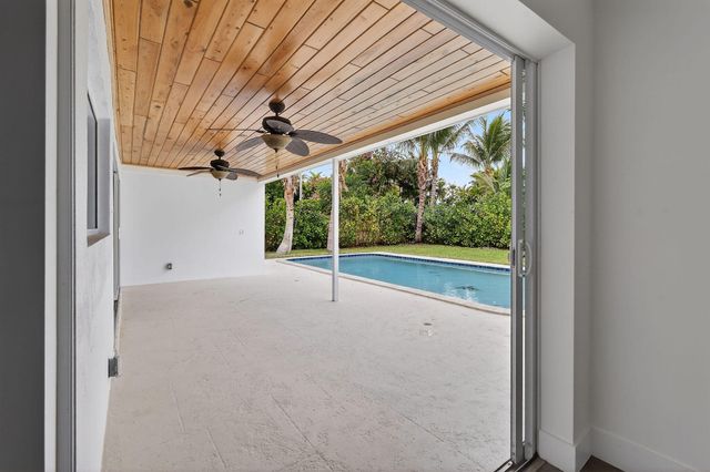 19228 Caribbean Court, Jupiter, FL 33469