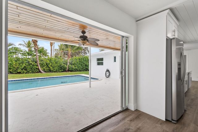 19228 Caribbean Court, Jupiter, FL 33469