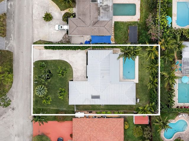 19228 Caribbean Court, Jupiter, FL 33469