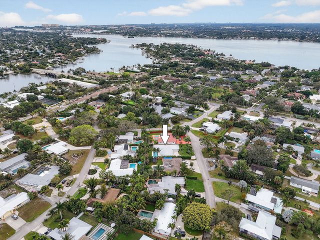 19228 Caribbean Court, Jupiter, FL 33469