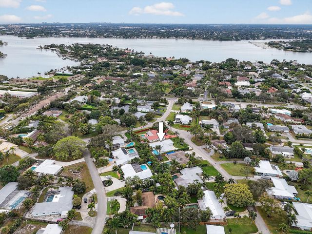 19228 Caribbean Court, Jupiter, FL 33469