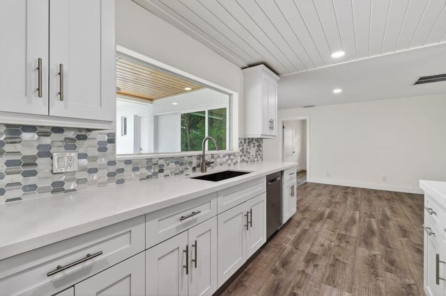 19228 Caribbean Court, Jupiter, FL 33469