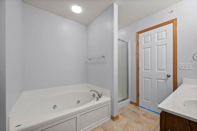 5094 Yuma Lane N, Plymouth, MN 55446