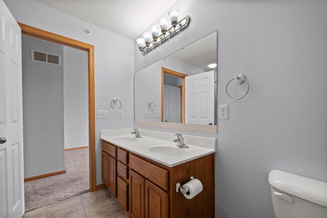 5094 Yuma Lane N, Plymouth, MN 55446